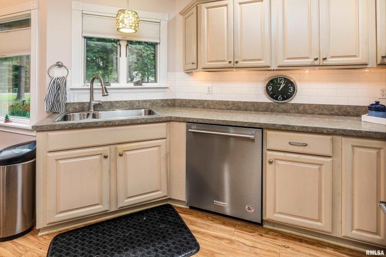 103 WOODLAND Trail, Anna, Illinois 62906-3906, 4 Bedrooms Bedrooms, 0 ,3 BathroomsBathrooms,Residential,For Sale,WOODLAND,0,RMAEB458764