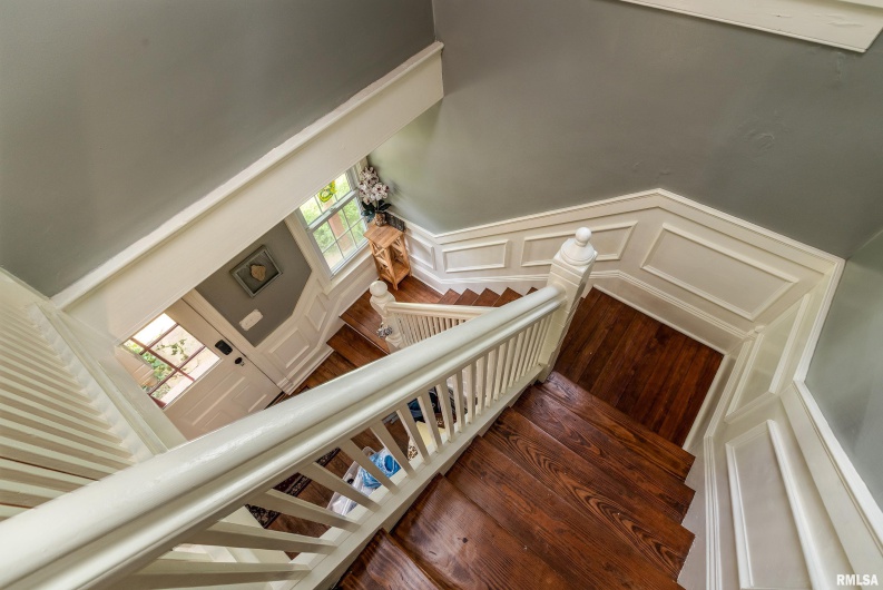 513 WALNUT Street, Carbondale, Illinois 62901, 4 Bedrooms Bedrooms, 0 ,2 BathroomsBathrooms,Residential,For Sale,WALNUT,0,RMAEB458447