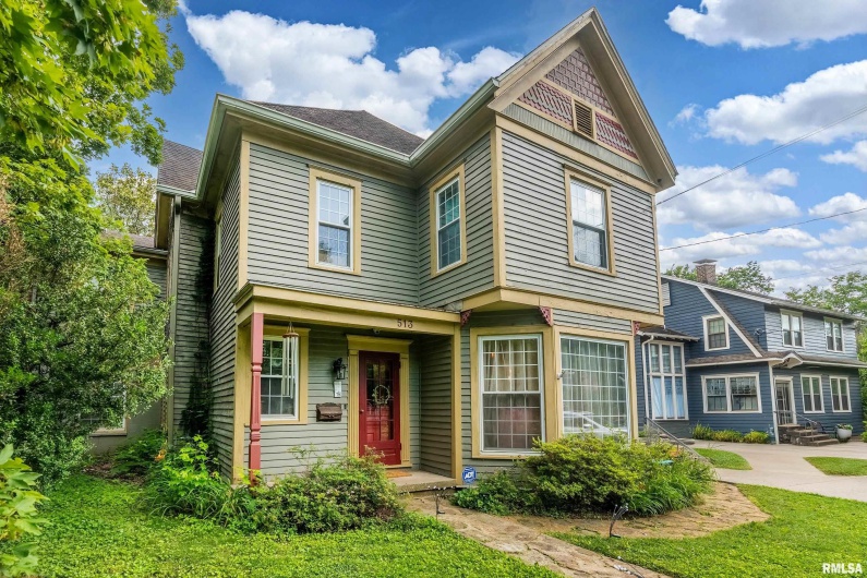 513 WALNUT Street, Carbondale, Illinois 62901, 4 Bedrooms Bedrooms, 0 ,2 BathroomsBathrooms,Residential,For Sale,WALNUT,0,RMAEB458447