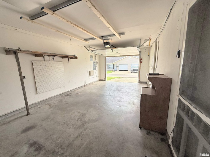 1002 ELM Street, Marion, Illinois 62959, 2 Bedrooms Bedrooms, 0 ,1 BathroomBathrooms,Residential,For Sale,ELM,0,RMAEB458771
