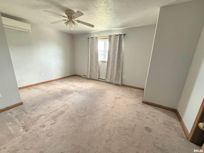 1002 ELM Street, Marion, Illinois 62959, 2 Bedrooms Bedrooms, 0 ,1 BathroomBathrooms,Residential,For Sale,ELM,0,RMAEB458771