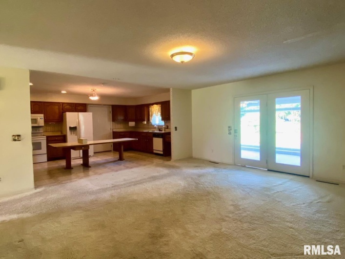 117 PLAINS Avenue, Marion, Illinois 62959, 3 Bedrooms Bedrooms, 0 ,2 BathroomsBathrooms,Residential,For Sale,PLAINS,0,RMAEB458778