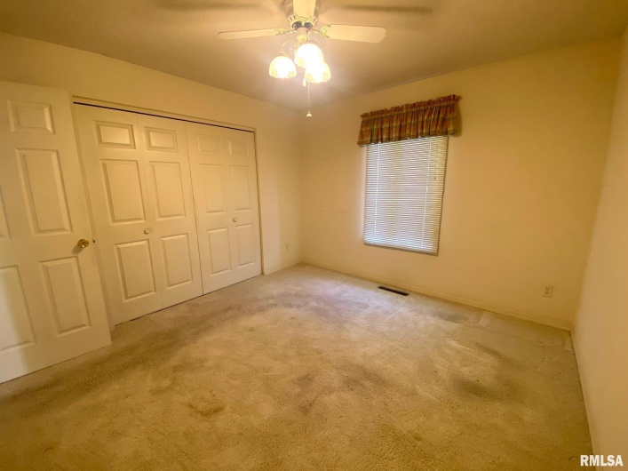 117 PLAINS Avenue, Marion, Illinois 62959, 3 Bedrooms Bedrooms, 0 ,2 BathroomsBathrooms,Residential,For Sale,PLAINS,0,RMAEB458778
