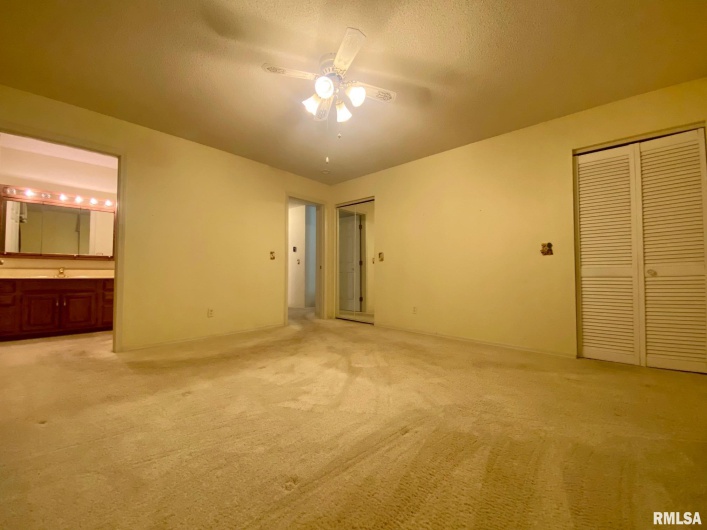 117 PLAINS Avenue, Marion, Illinois 62959, 3 Bedrooms Bedrooms, 0 ,2 BathroomsBathrooms,Residential,For Sale,PLAINS,0,RMAEB458778