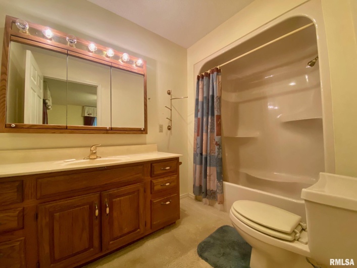 117 PLAINS Avenue, Marion, Illinois 62959, 3 Bedrooms Bedrooms, 0 ,2 BathroomsBathrooms,Residential,For Sale,PLAINS,0,RMAEB458778