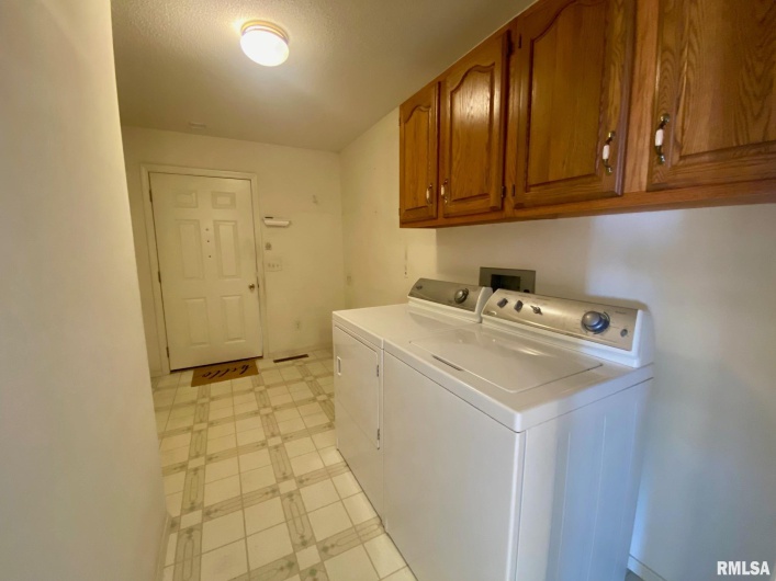 117 PLAINS Avenue, Marion, Illinois 62959, 3 Bedrooms Bedrooms, 0 ,2 BathroomsBathrooms,Residential,For Sale,PLAINS,0,RMAEB458778