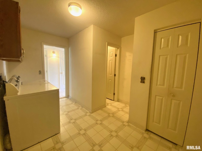 117 PLAINS Avenue, Marion, Illinois 62959, 3 Bedrooms Bedrooms, 0 ,2 BathroomsBathrooms,Residential,For Sale,PLAINS,0,RMAEB458778