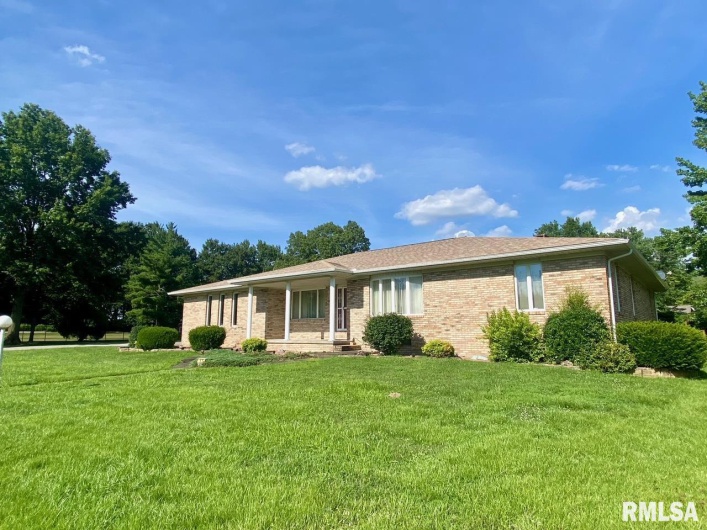 117 PLAINS Avenue, Marion, Illinois 62959, 3 Bedrooms Bedrooms, 0 ,2 BathroomsBathrooms,Residential,For Sale,PLAINS,0,RMAEB458778