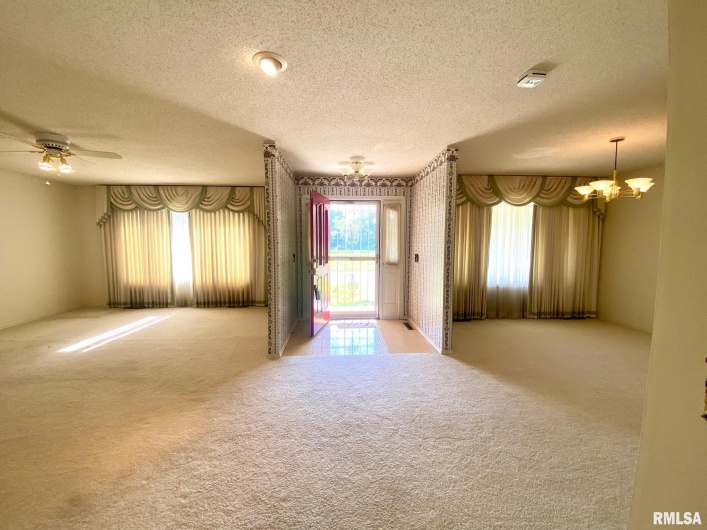 117 PLAINS Avenue, Marion, Illinois 62959, 3 Bedrooms Bedrooms, 0 ,2 BathroomsBathrooms,Residential,For Sale,PLAINS,0,RMAEB458778