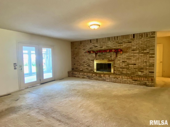 117 PLAINS Avenue, Marion, Illinois 62959, 3 Bedrooms Bedrooms, 0 ,2 BathroomsBathrooms,Residential,For Sale,PLAINS,0,RMAEB458778