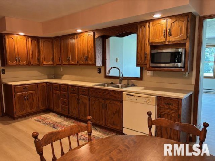 15944 Moellers Road, Marion, Illinois 62959, 2 Bedrooms Bedrooms, 0 ,2 BathroomsBathrooms,Residential,For Sale,Moellers,0,RMAEB458781