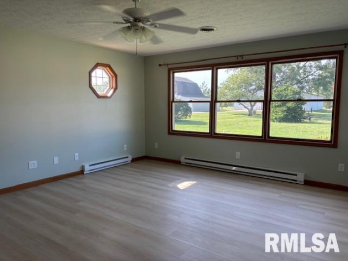 15944 Moellers Road, Marion, Illinois 62959, 2 Bedrooms Bedrooms, 0 ,2 BathroomsBathrooms,Residential,For Sale,Moellers,0,RMAEB458781