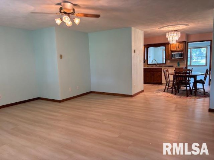 15944 Moellers Road, Marion, Illinois 62959, 2 Bedrooms Bedrooms, 0 ,2 BathroomsBathrooms,Residential,For Sale,Moellers,0,RMAEB458781