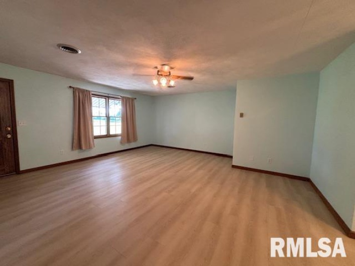 15944 Moellers Road, Marion, Illinois 62959, 2 Bedrooms Bedrooms, 0 ,2 BathroomsBathrooms,Residential,For Sale,Moellers,0,RMAEB458781