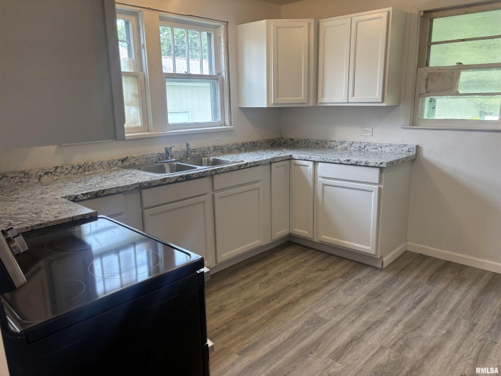 709 VIRGINIA Street, Marion, Illinois 62959, 3 Bedrooms Bedrooms, 0 ,1 BathroomBathrooms,Residential,For Sale,VIRGINIA,0,RMAEB458227