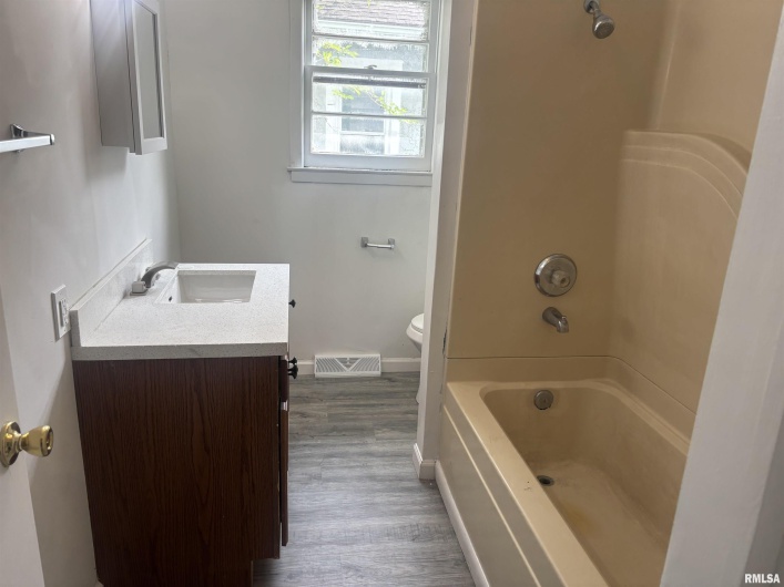 709 VIRGINIA Street, Marion, Illinois 62959, 3 Bedrooms Bedrooms, 0 ,1 BathroomBathrooms,Residential,For Sale,VIRGINIA,0,RMAEB458227
