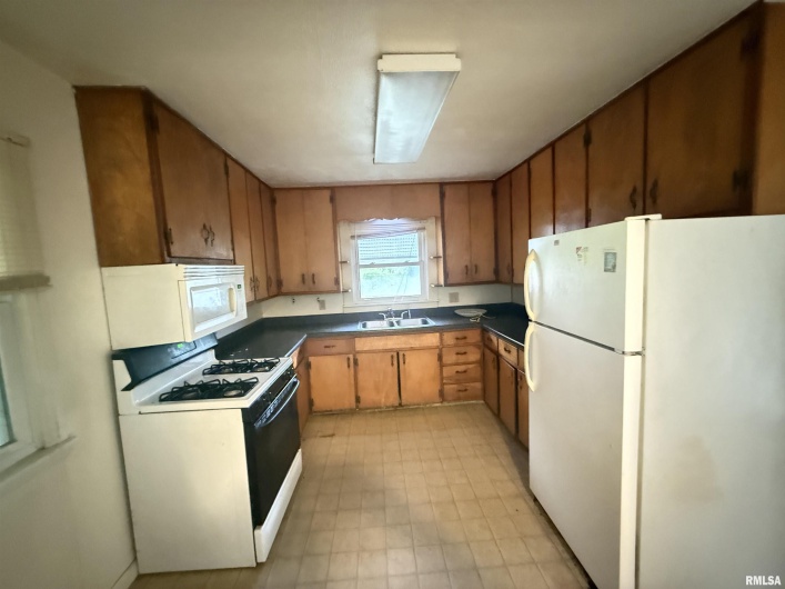724-726 MAPLE Street, Murphysboro, Illinois 62966, 0 , 0 ,0,Residential Income,For Sale,MAPLE,0,RMAEB458789