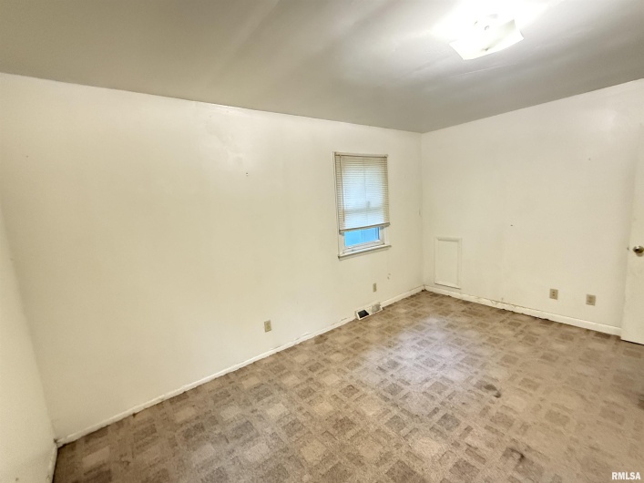 724-726 MAPLE Street, Murphysboro, Illinois 62966, 0 , 0 ,0,Residential Income,For Sale,MAPLE,0,RMAEB458789