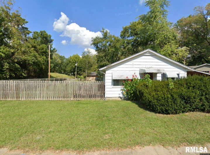 726 MAPLE Street, Murphysboro, Illinois 62966, 0 , 0 ,0,Residential Income,For Sale,MAPLE,0,RMAEB458789