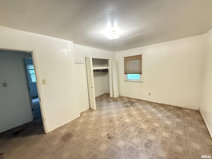 724-726 MAPLE Street, Murphysboro, Illinois 62966, 0 , 0 ,0,Residential Income,For Sale,MAPLE,0,RMAEB458789