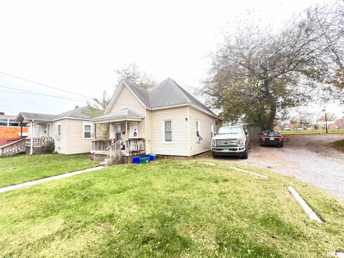 726 MAPLE Street, Murphysboro, Illinois 62966, 0 , 0 ,0,Residential Income,For Sale,MAPLE,0,RMAEB458789