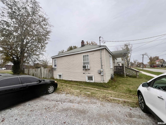 726 MAPLE Street, Murphysboro, Illinois 62966, 0 , 0 ,0,Residential Income,For Sale,MAPLE,0,RMAEB458789