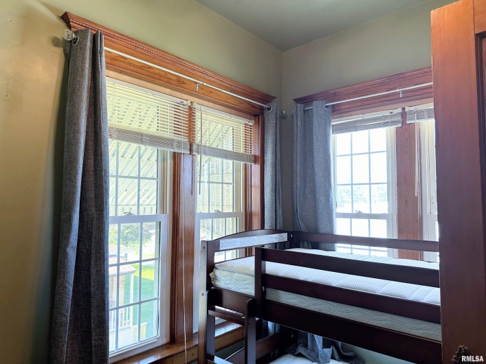404 5TH Street, Johnston City, Illinois 62951, 3 Bedrooms Bedrooms, 0 ,1 BathroomBathrooms,Residential,For Sale,5TH,0,RMAEB458721