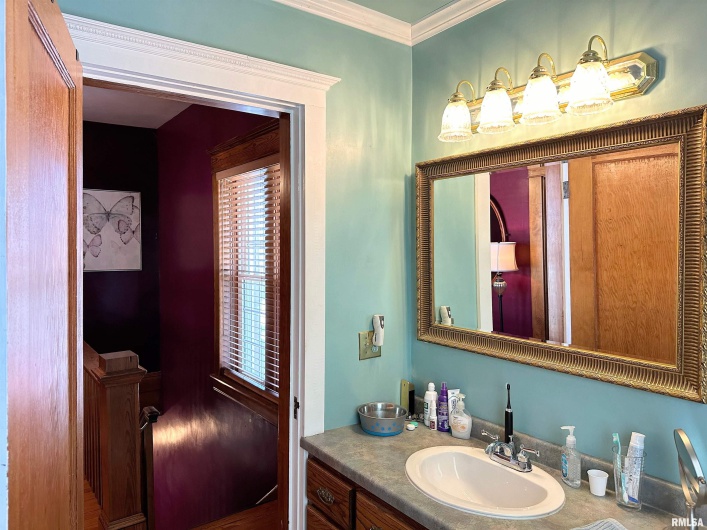 404 5TH Street, Johnston City, Illinois 62951, 3 Bedrooms Bedrooms, 0 ,1 BathroomBathrooms,Residential,For Sale,5TH,0,RMAEB458721