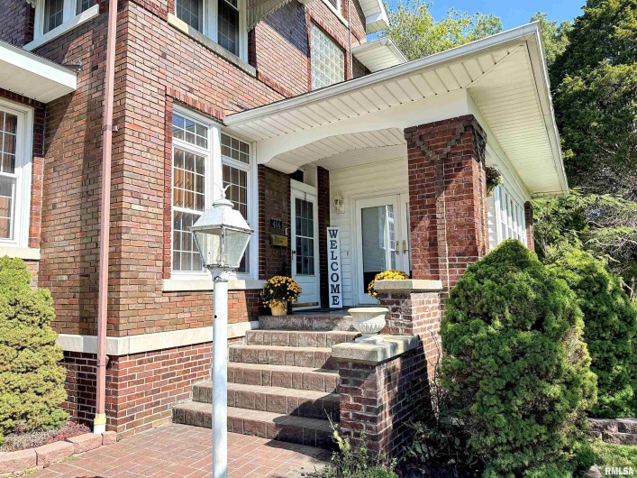404 5TH Street, Johnston City, Illinois 62951, 3 Bedrooms Bedrooms, 0 ,1 BathroomBathrooms,Residential,For Sale,5TH,0,RMAEB458721