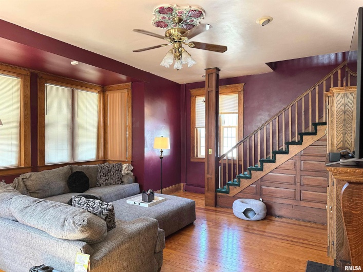 404 5TH Street, Johnston City, Illinois 62951, 3 Bedrooms Bedrooms, 0 ,1 BathroomBathrooms,Residential,For Sale,5TH,0,RMAEB458721
