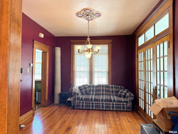 404 5TH Street, Johnston City, Illinois 62951, 3 Bedrooms Bedrooms, 0 ,1 BathroomBathrooms,Residential,For Sale,5TH,0,RMAEB458721