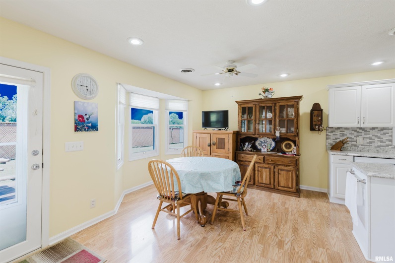 11823 TAYLOR Drive, Marion, Illinois 62959, 3 Bedrooms Bedrooms, 0 ,2 BathroomsBathrooms,Residential,For Sale,TAYLOR,0,RMAEB458788