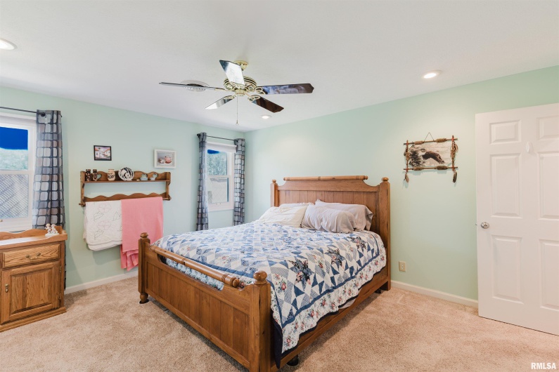 11823 TAYLOR Drive, Marion, Illinois 62959, 3 Bedrooms Bedrooms, 0 ,2 BathroomsBathrooms,Residential,For Sale,TAYLOR,0,RMAEB458788
