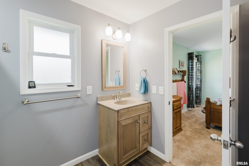 11823 TAYLOR Drive, Marion, Illinois 62959, 3 Bedrooms Bedrooms, 0 ,2 BathroomsBathrooms,Residential,For Sale,TAYLOR,0,RMAEB458788