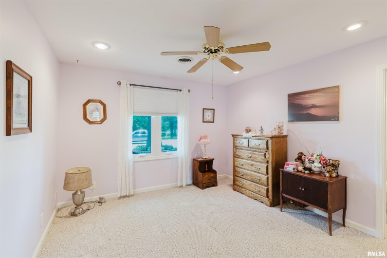 11823 TAYLOR Drive, Marion, Illinois 62959, 3 Bedrooms Bedrooms, 0 ,2 BathroomsBathrooms,Residential,For Sale,TAYLOR,0,RMAEB458788