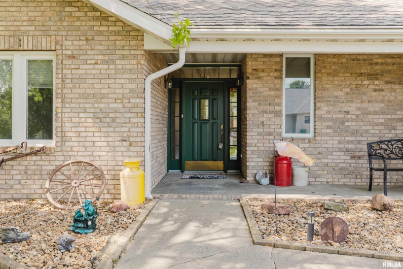 11823 TAYLOR Drive, Marion, Illinois 62959, 3 Bedrooms Bedrooms, 0 ,2 BathroomsBathrooms,Residential,For Sale,TAYLOR,0,RMAEB458788