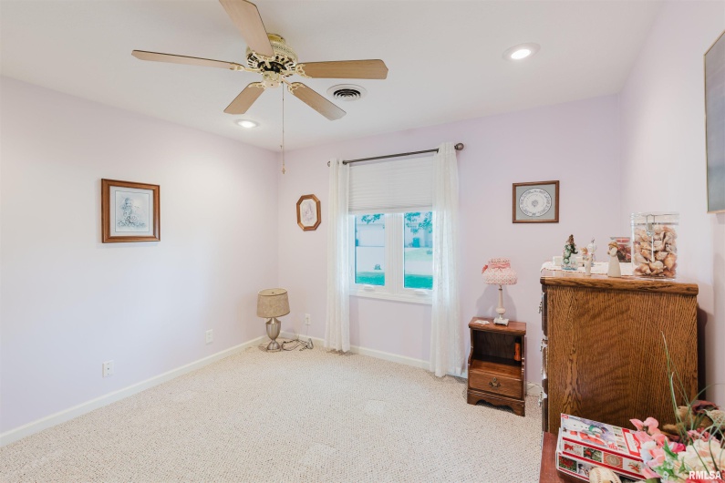 11823 TAYLOR Drive, Marion, Illinois 62959, 3 Bedrooms Bedrooms, 0 ,2 BathroomsBathrooms,Residential,For Sale,TAYLOR,0,RMAEB458788
