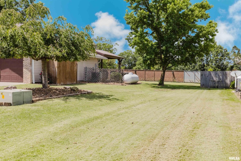 11823 TAYLOR Drive, Marion, Illinois 62959, 3 Bedrooms Bedrooms, 0 ,2 BathroomsBathrooms,Residential,For Sale,TAYLOR,0,RMAEB458788