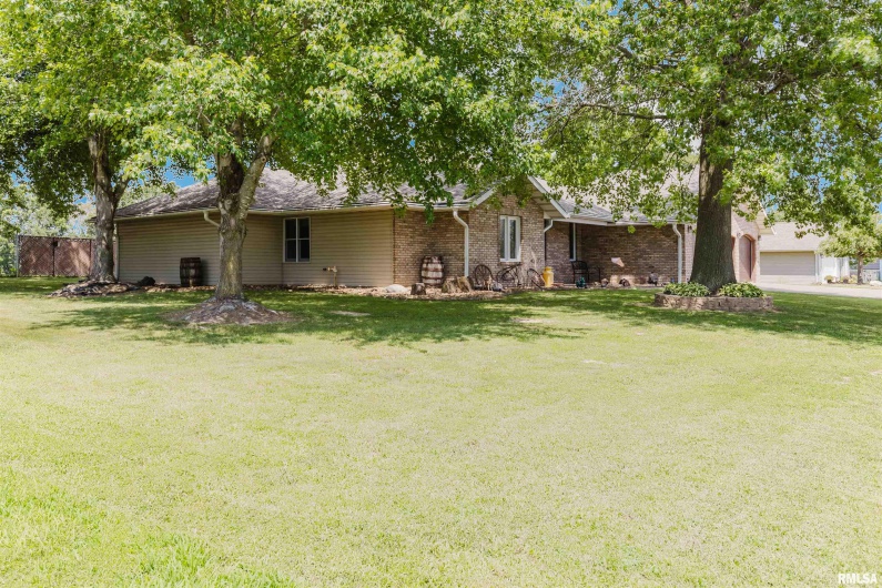 11823 TAYLOR Drive, Marion, Illinois 62959, 3 Bedrooms Bedrooms, 0 ,2 BathroomsBathrooms,Residential,For Sale,TAYLOR,0,RMAEB458788