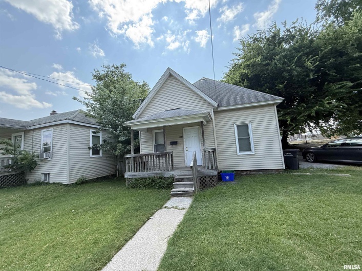 416 WASHINGTON Street, Carbondale, Illinois 62901, 3 Bedrooms Bedrooms, 0 ,1 BathroomBathrooms,Residential,For Sale,WASHINGTON,0,RMAEB458790