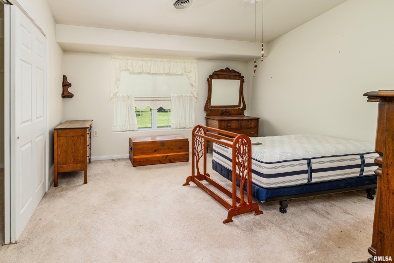 508 LEXINGTON Court, Carbondale, Illinois 62901, 3 Bedrooms Bedrooms, 0 ,2 BathroomsBathrooms,Residential,For Sale,LEXINGTON,0,RMAEB458792
