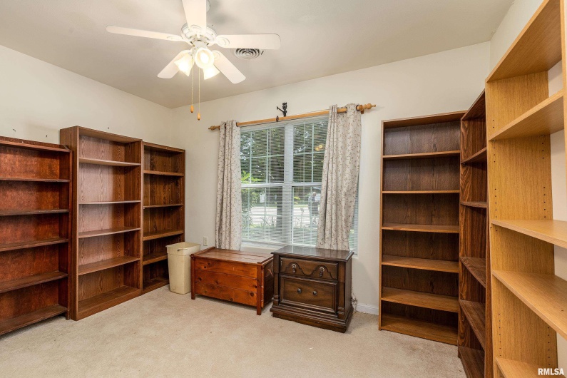 508 LEXINGTON Court, Carbondale, Illinois 62901, 3 Bedrooms Bedrooms, 0 ,2 BathroomsBathrooms,Residential,For Sale,LEXINGTON,0,RMAEB458792