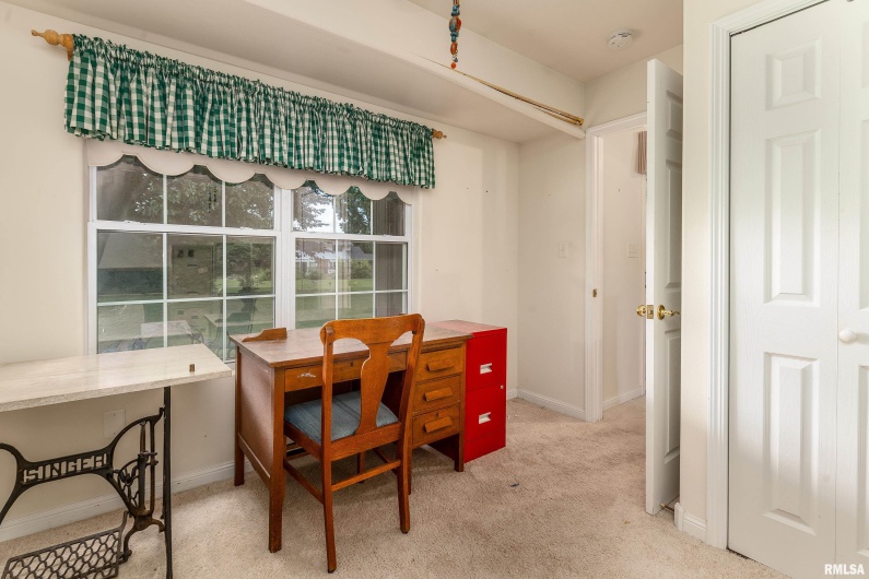 508 LEXINGTON Court, Carbondale, Illinois 62901, 3 Bedrooms Bedrooms, 0 ,2 BathroomsBathrooms,Residential,For Sale,LEXINGTON,0,RMAEB458792