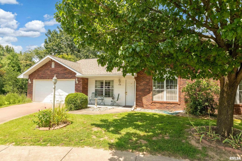 508 LEXINGTON Court, Carbondale, Illinois 62901, 3 Bedrooms Bedrooms, 0 ,2 BathroomsBathrooms,Residential,For Sale,LEXINGTON,0,RMAEB458792