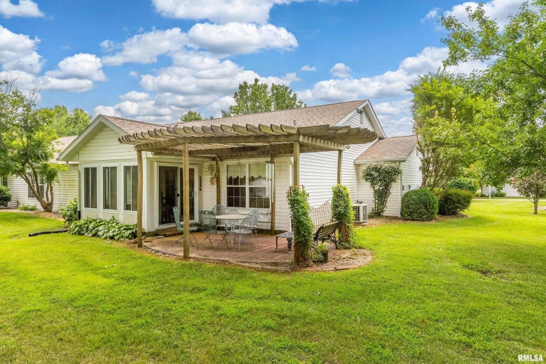 508 LEXINGTON Court, Carbondale, Illinois 62901, 3 Bedrooms Bedrooms, 0 ,2 BathroomsBathrooms,Residential,For Sale,LEXINGTON,0,RMAEB458792