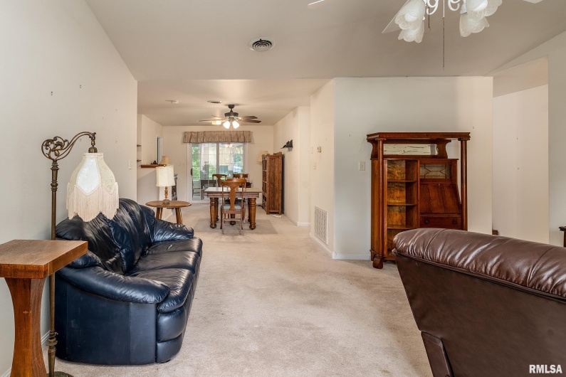 508 LEXINGTON Court, Carbondale, Illinois 62901, 3 Bedrooms Bedrooms, 0 ,2 BathroomsBathrooms,Residential,For Sale,LEXINGTON,0,RMAEB458792