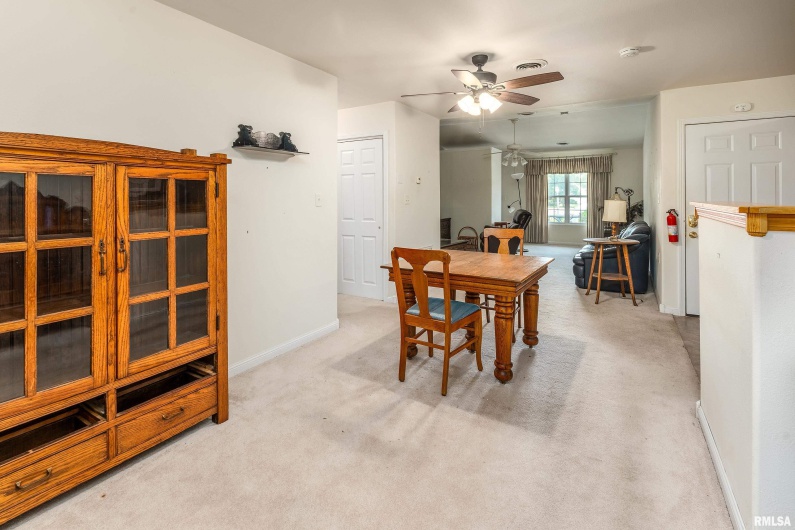 508 LEXINGTON Court, Carbondale, Illinois 62901, 3 Bedrooms Bedrooms, 0 ,2 BathroomsBathrooms,Residential,For Sale,LEXINGTON,0,RMAEB458792