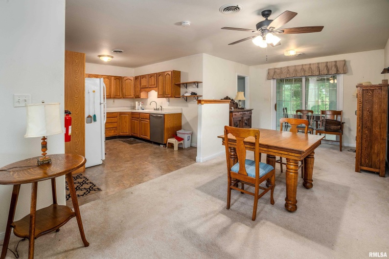 508 LEXINGTON Court, Carbondale, Illinois 62901, 3 Bedrooms Bedrooms, 0 ,2 BathroomsBathrooms,Residential,For Sale,LEXINGTON,0,RMAEB458792