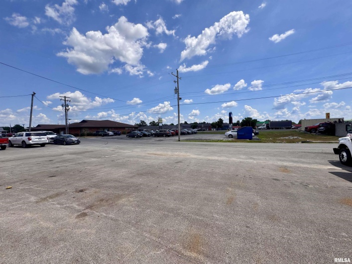 1202 Dufour Street, Marion, Illinois 62959, 0 , 0 ,0,Commercial Sale,For Sale,Dufour,0,RMAEB458793