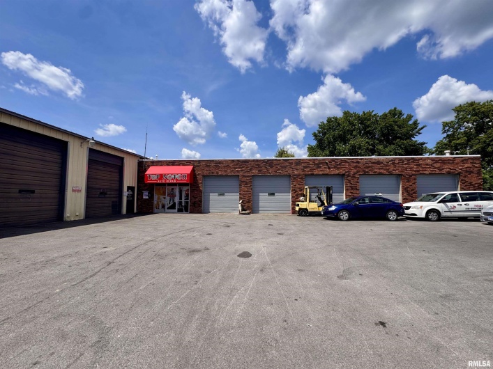 1202 Dufour Street, Marion, Illinois 62959, 0 , 0 ,0,Commercial Sale,For Sale,Dufour,0,RMAEB458793
